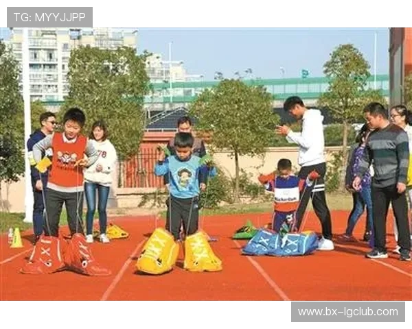 聚焦赖斯足球袜创新设计与运动表现及舒适体验全面全方位深度解析