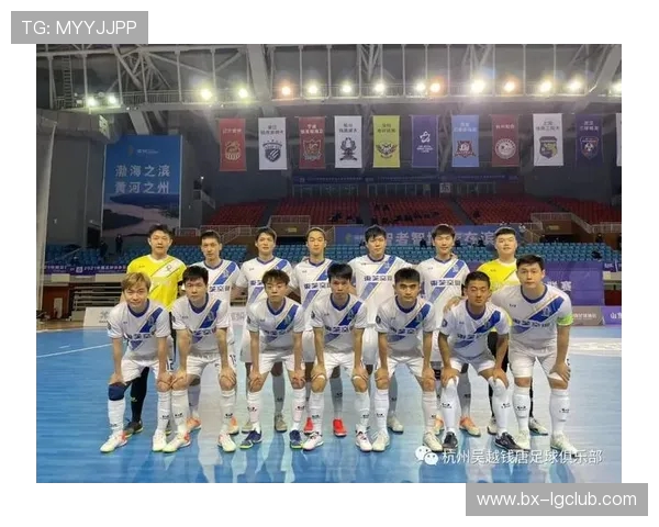 阿里队足球赛事精彩纷呈，挑战顶级球队争夺冠军荣耀